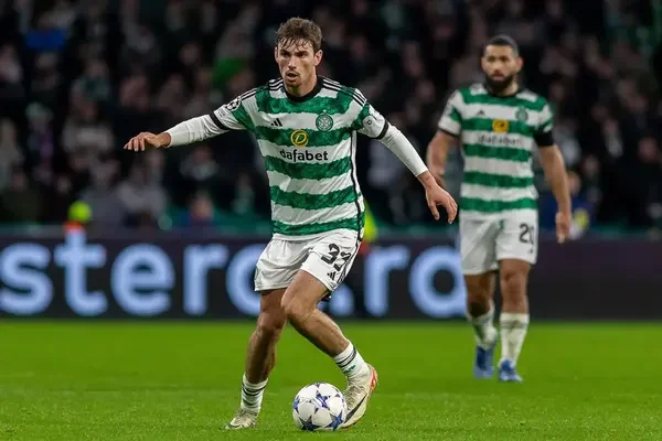 REPORT: Arsenal And United Among 9 Clubs Pursuing £10M Rated Celtic Playmaker